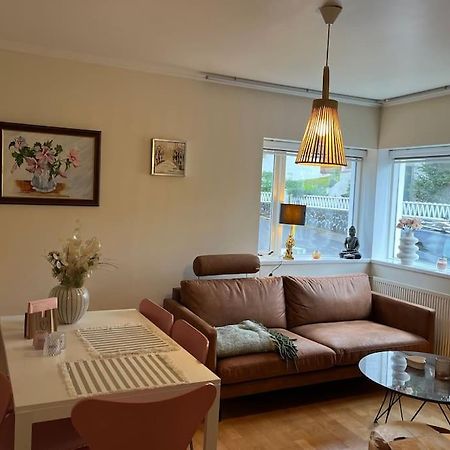 Charming 3 Bedroom Apartment อาคูเรย์รี ภายนอก รูปภาพ