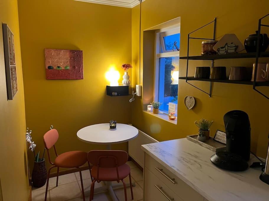 Charming 3 Bedroom Apartment อาคูเรย์รี ภายนอก รูปภาพ