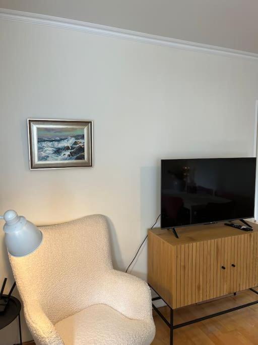 Charming 3 Bedroom Apartment อาคูเรย์รี ภายนอก รูปภาพ